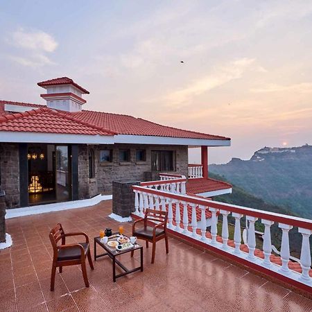 Stayvista At Cliffhanger Solitude With Balcony, Lawn Колхапур Экстерьер фото