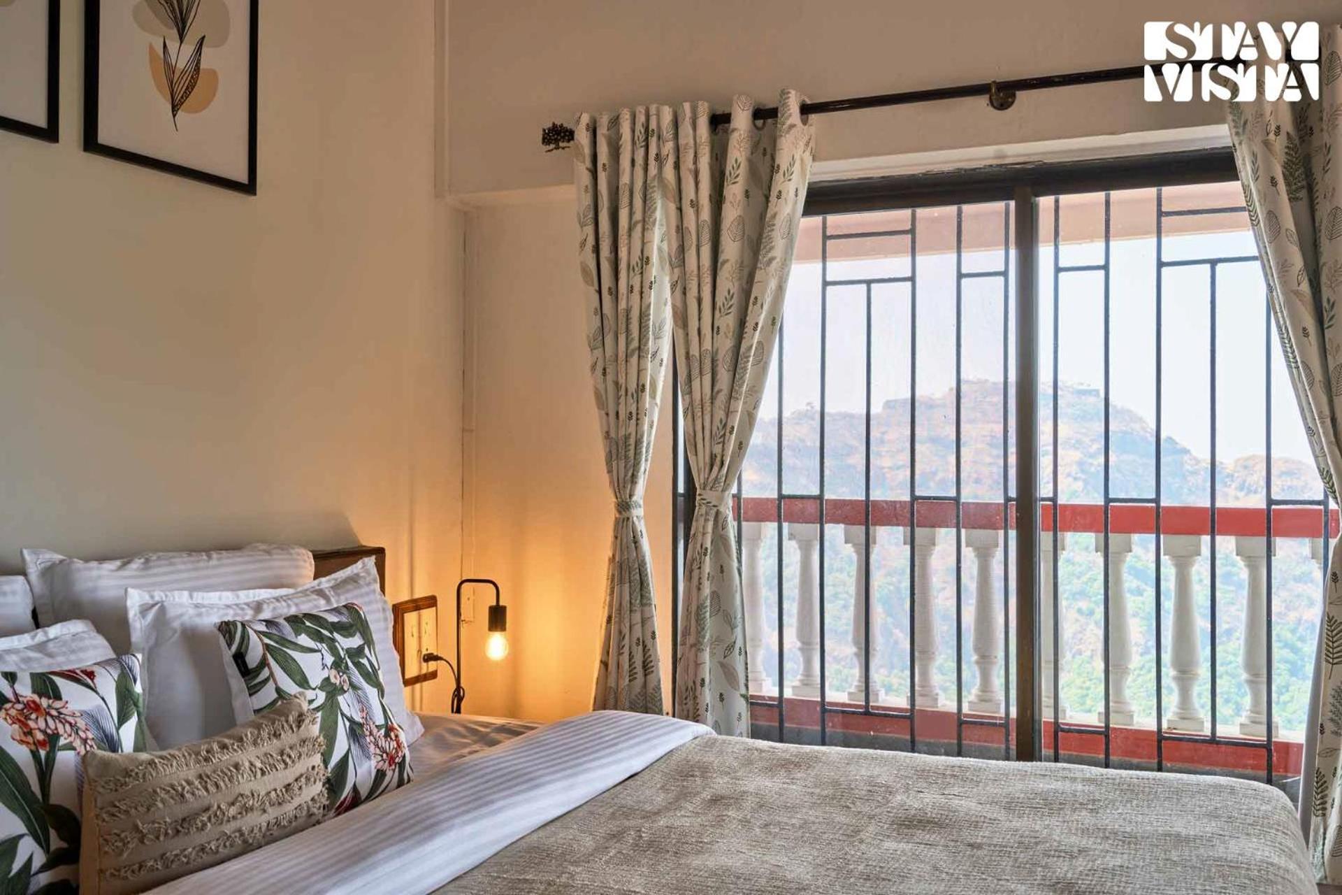 Stayvista At Cliffhanger Solitude With Balcony, Lawn Колхапур Экстерьер фото