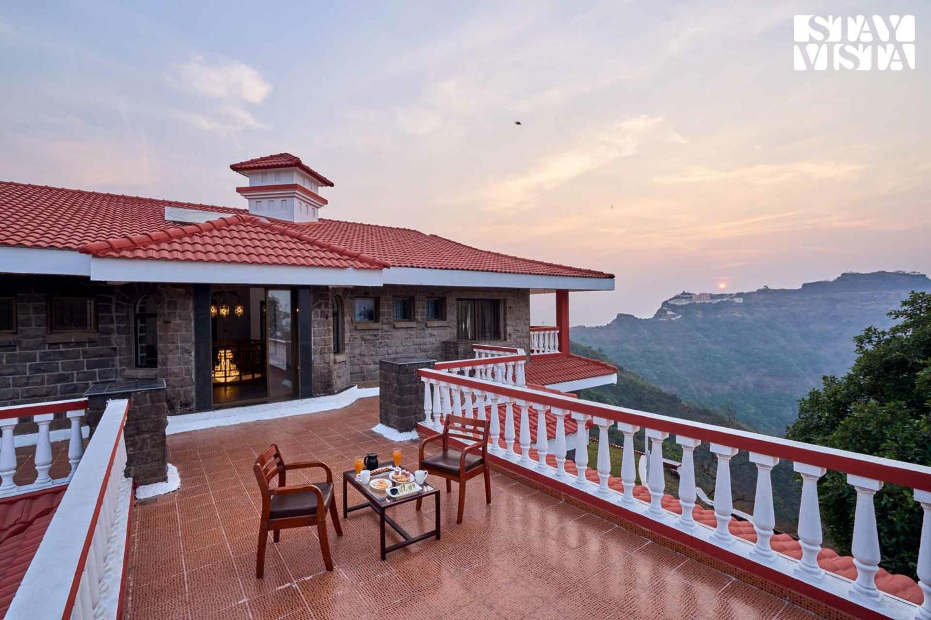 Stayvista At Cliffhanger Solitude With Balcony, Lawn Колхапур Экстерьер фото