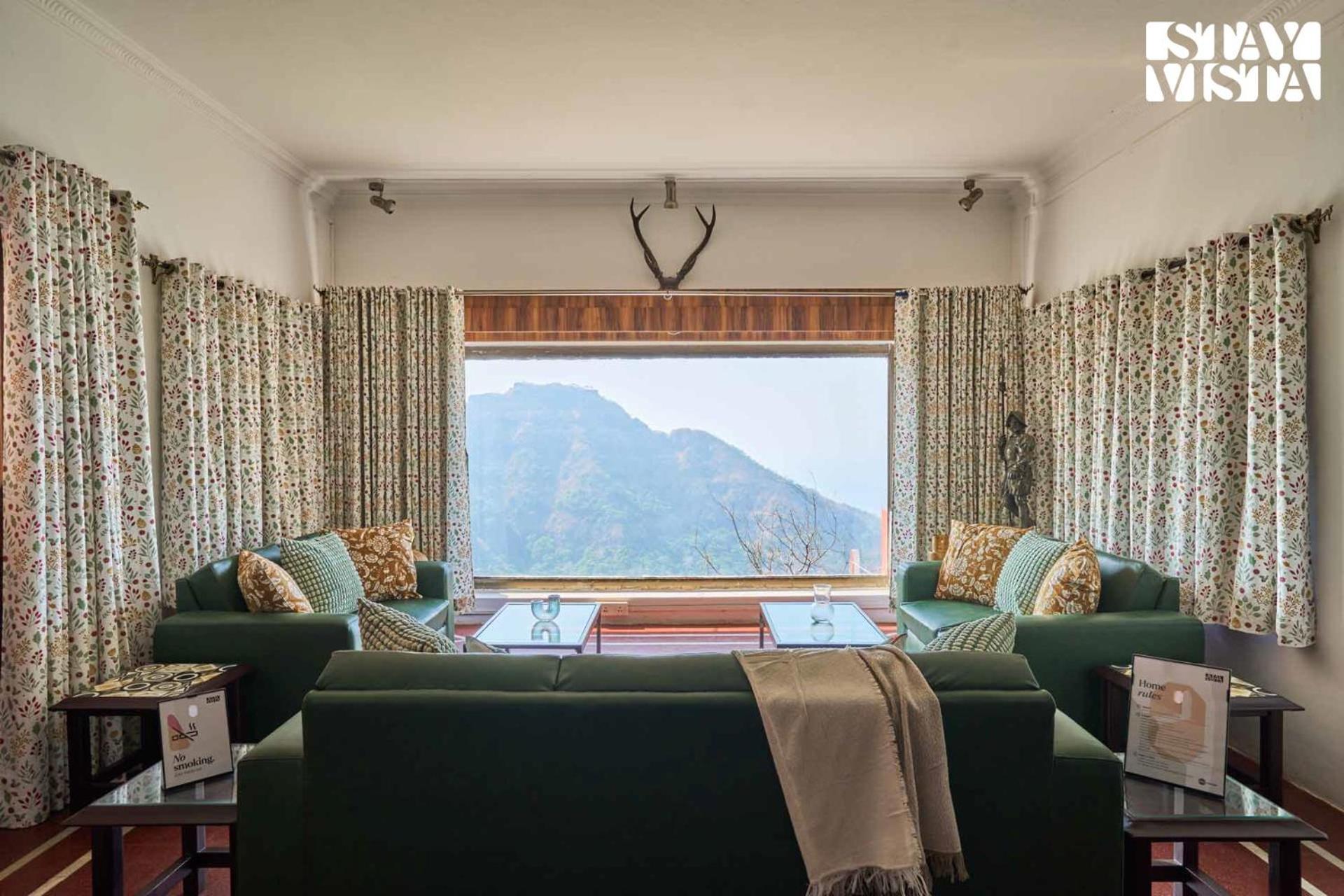 Stayvista At Cliffhanger Solitude With Balcony, Lawn Колхапур Экстерьер фото